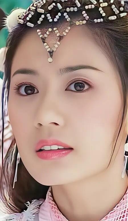 贾静雯最新图片展现女神魅力风采